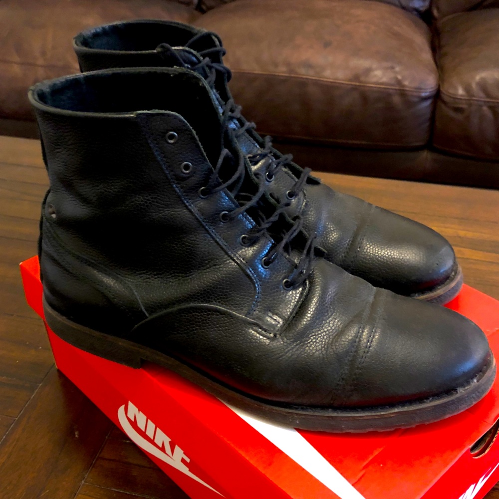 Diesel pebble leather black boots size 10.5